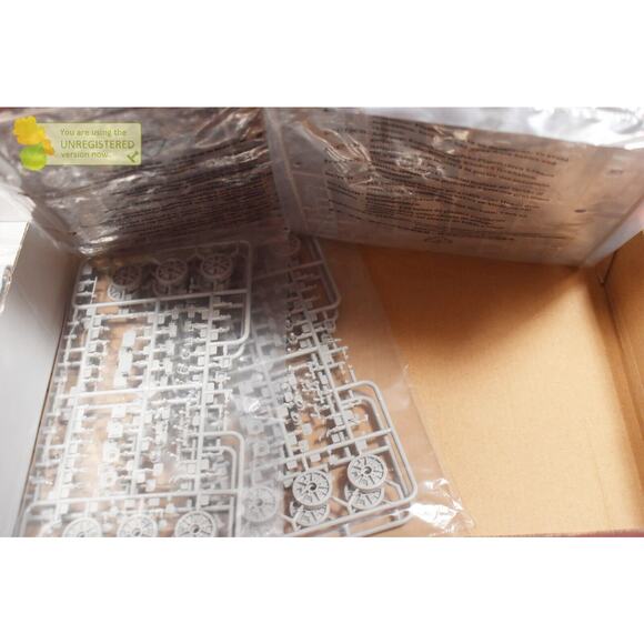 Trumpeter Russian T-72B2 MBT Rogatka Model Kit 1/35 (Package Wear) - Picture 7 of 15